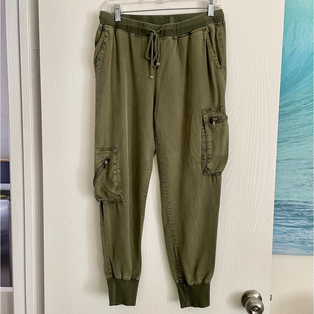 🌻5/$16🌻Light army green joggers